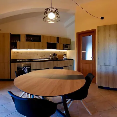 Modern Apartment Near To The Gran Sasso Italy شقة *