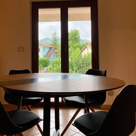Modern Apartment Near To The Gran Sasso Italy شقة *